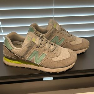 Size 8 New Balance Shoes
